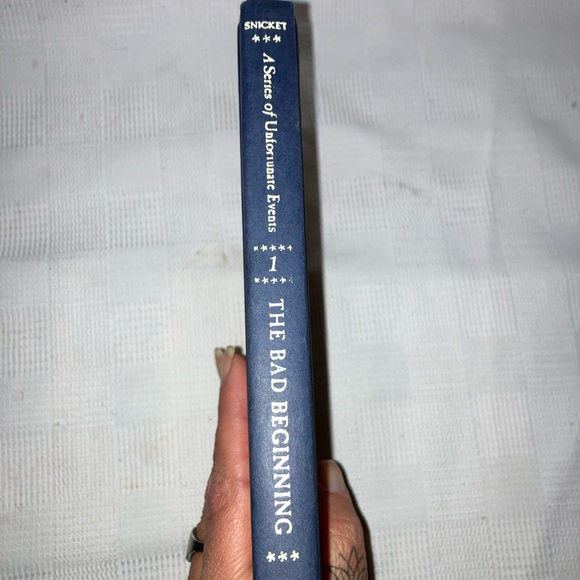 'A Series of Unfortunate Events' #1 Hard Cover Book - Picture 2 of 12